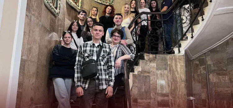Студенти кафедри туризму та готельно-ресторанної справи підкорюють Карпати Студенти кафедри туризму та готельно-ресторанної справи підкорюють Карпати